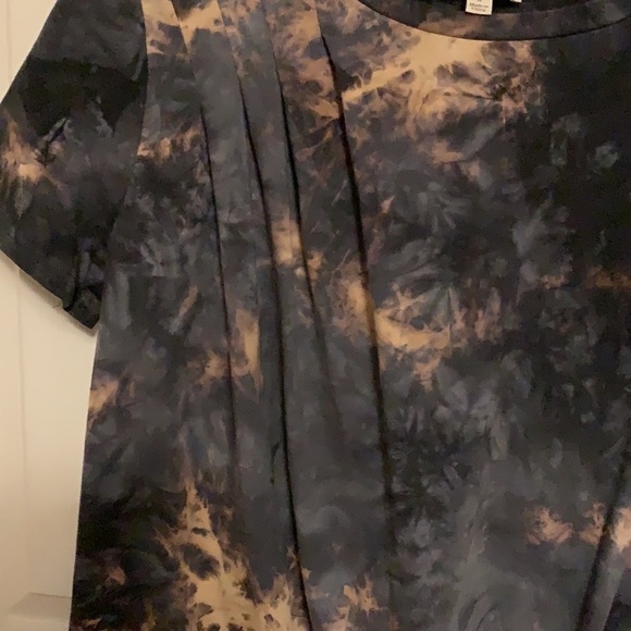 Umgee Woman Knotted Tie-Dye Short Sleeve Shirt - Picture 2 of 6